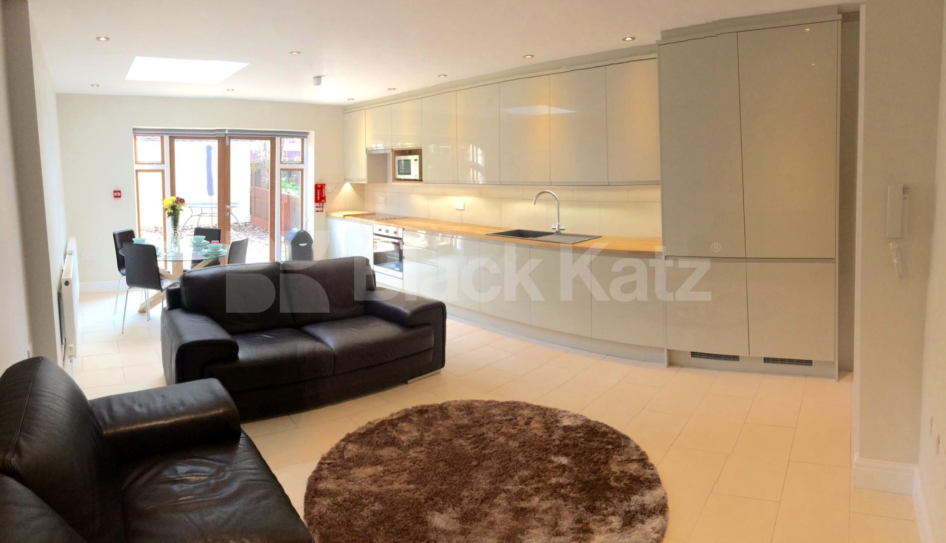 			NEW INSTRUCTION, 5 Bedroom, 1 bath, 1 reception House			 Rothsay Street, London Bridge